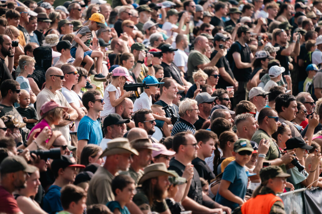 Velký dav na události – eventová videoprodukce